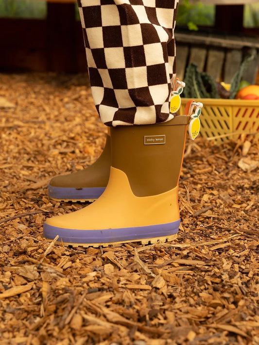 Sticky Lemon Boots – Puddles Will Never Feel The Same